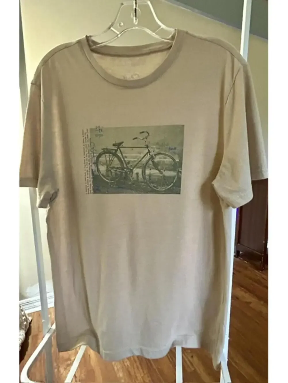 Banana Republic Men's Beige Bicycle Graphic T-Shirt Medium